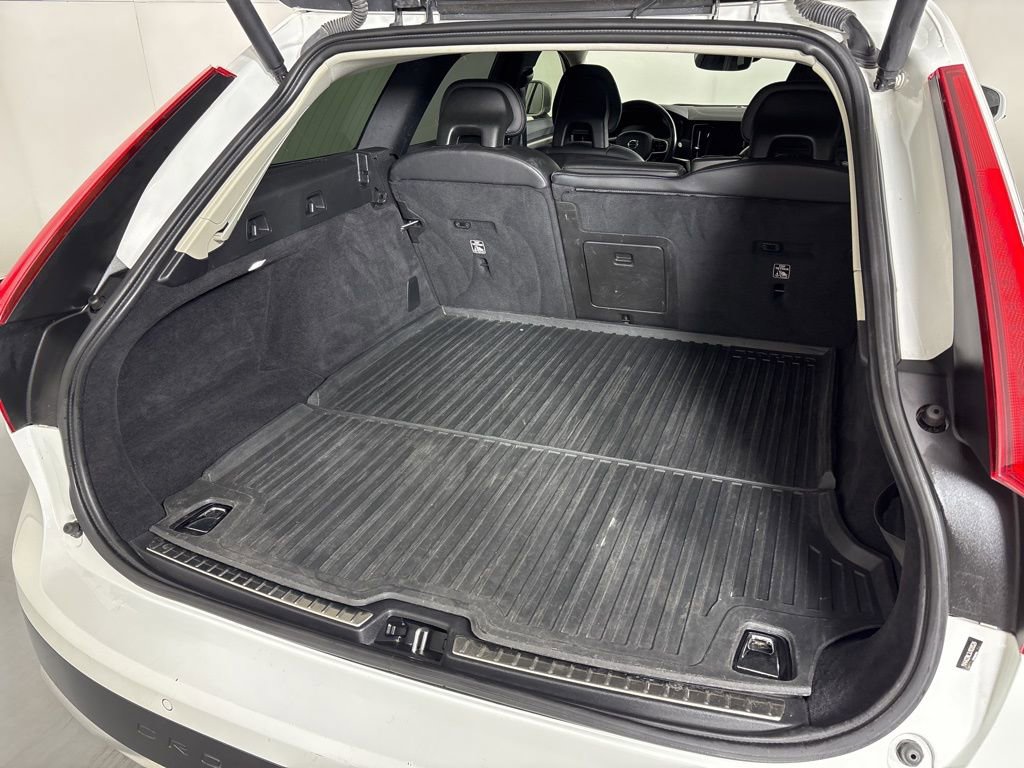 Used 2018 Volvo V90 T6 Cross Country w/ Convenience Package image 17