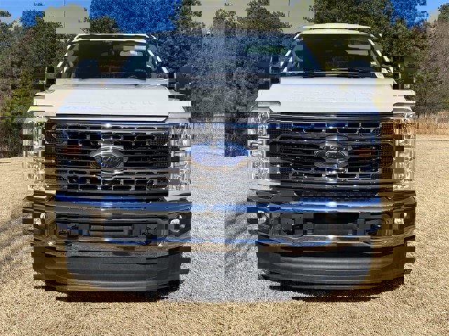 Used 2025 Ford F250 XLT image 44