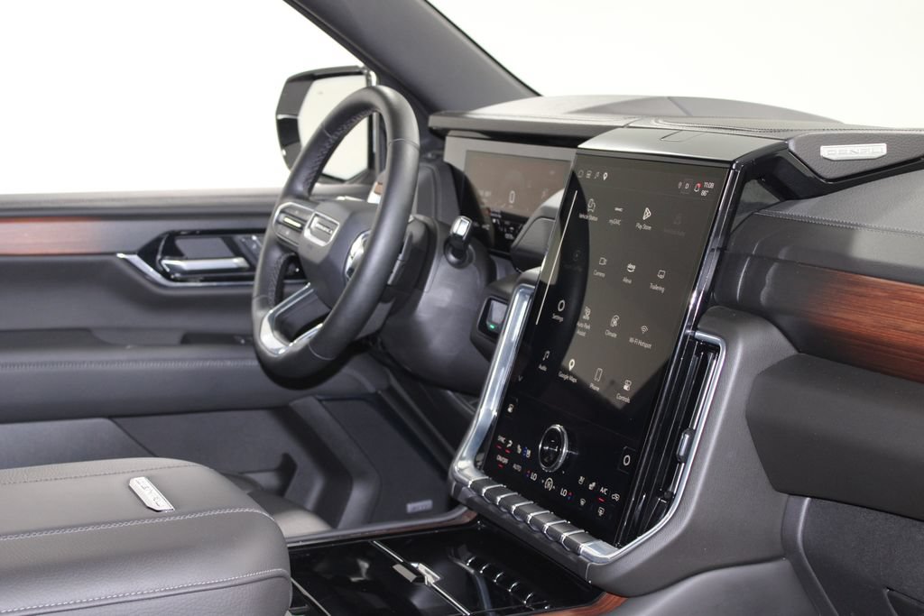 Used 2025 GMC Yukon XL Denali AWD/4WD image 33