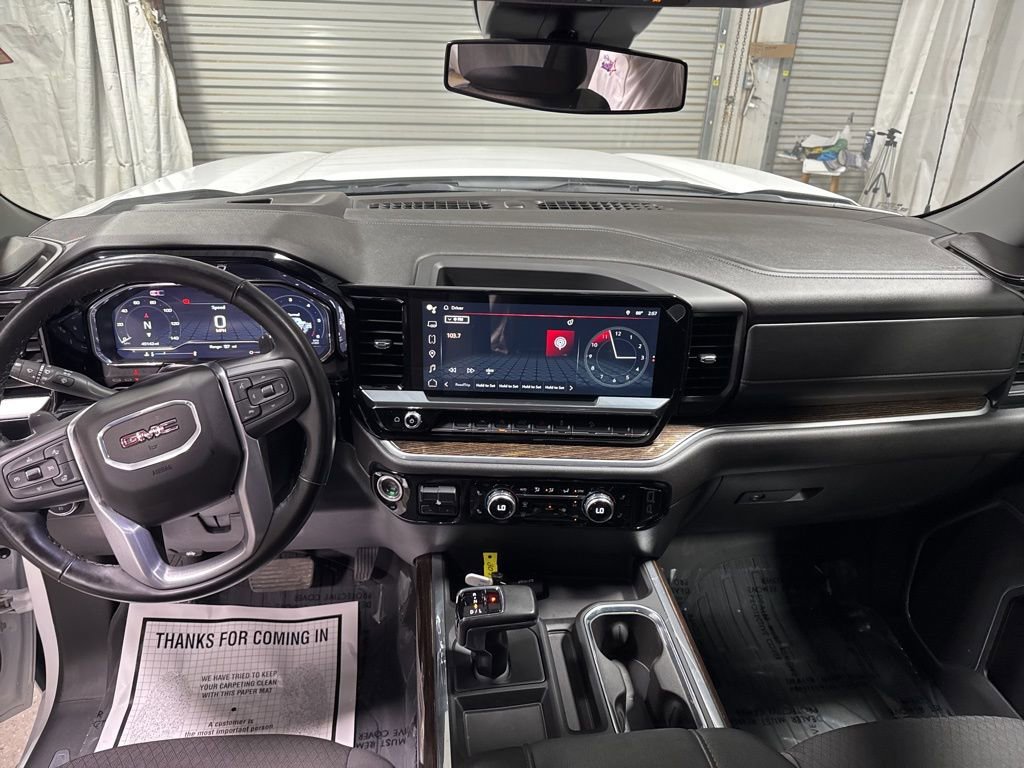 Used 2024 GMC Sierra 1500 Elevation w/ LPO, Elevation Black Package AWD/4WD image 18