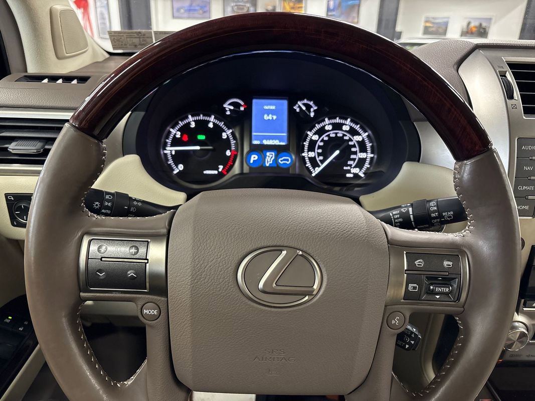 Used 2018 Lexus GX 460 image 31
