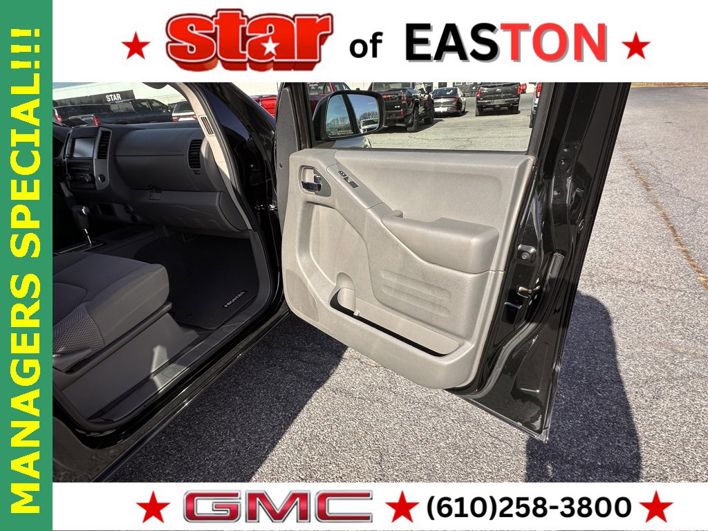 Used 2019 Nissan Frontier SV image 12