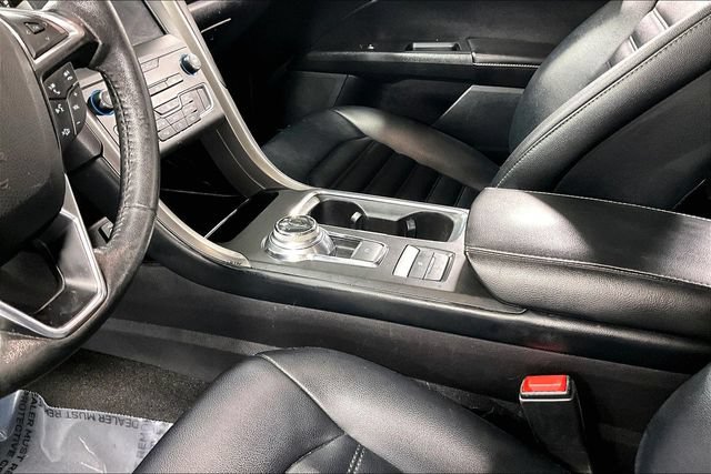 Used 2020 Ford Fusion SEL FWD image 17