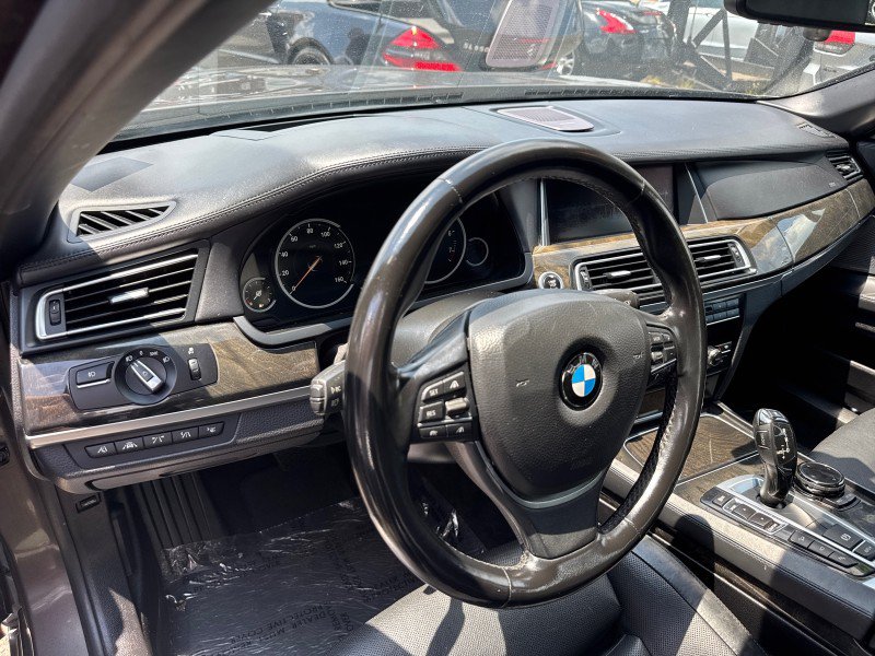 Used 2015 BMW 750Li xDrive AWD/4WD image 53