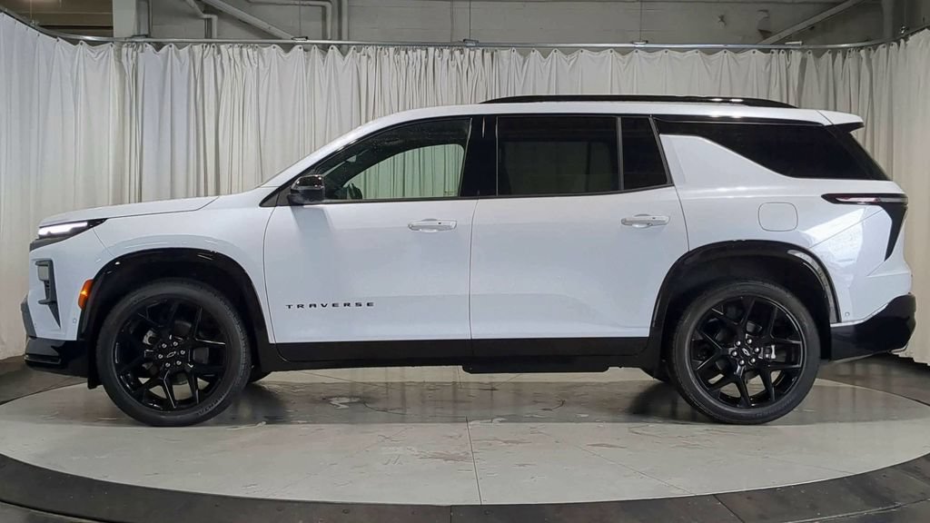 Used 2026 Chevrolet Traverse RS w/ LPO, Floor Liner Package AWD/4WD image 6