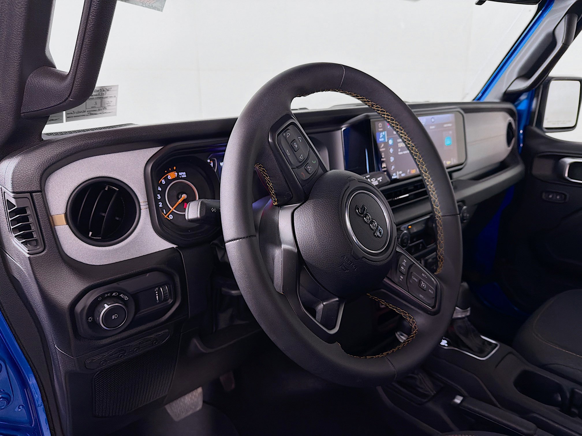 Used 2024 Jeep Wrangler Sport S image 10