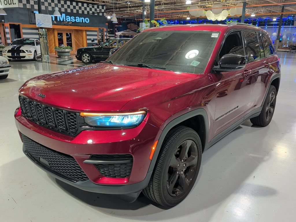 Used 2023 Jeep Grand Cherokee Altitude