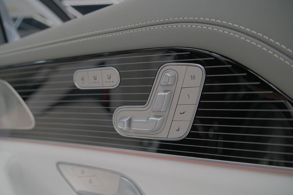 Used 2022 Mercedes-Benz Maybach GLS 600 4MATIC image 50