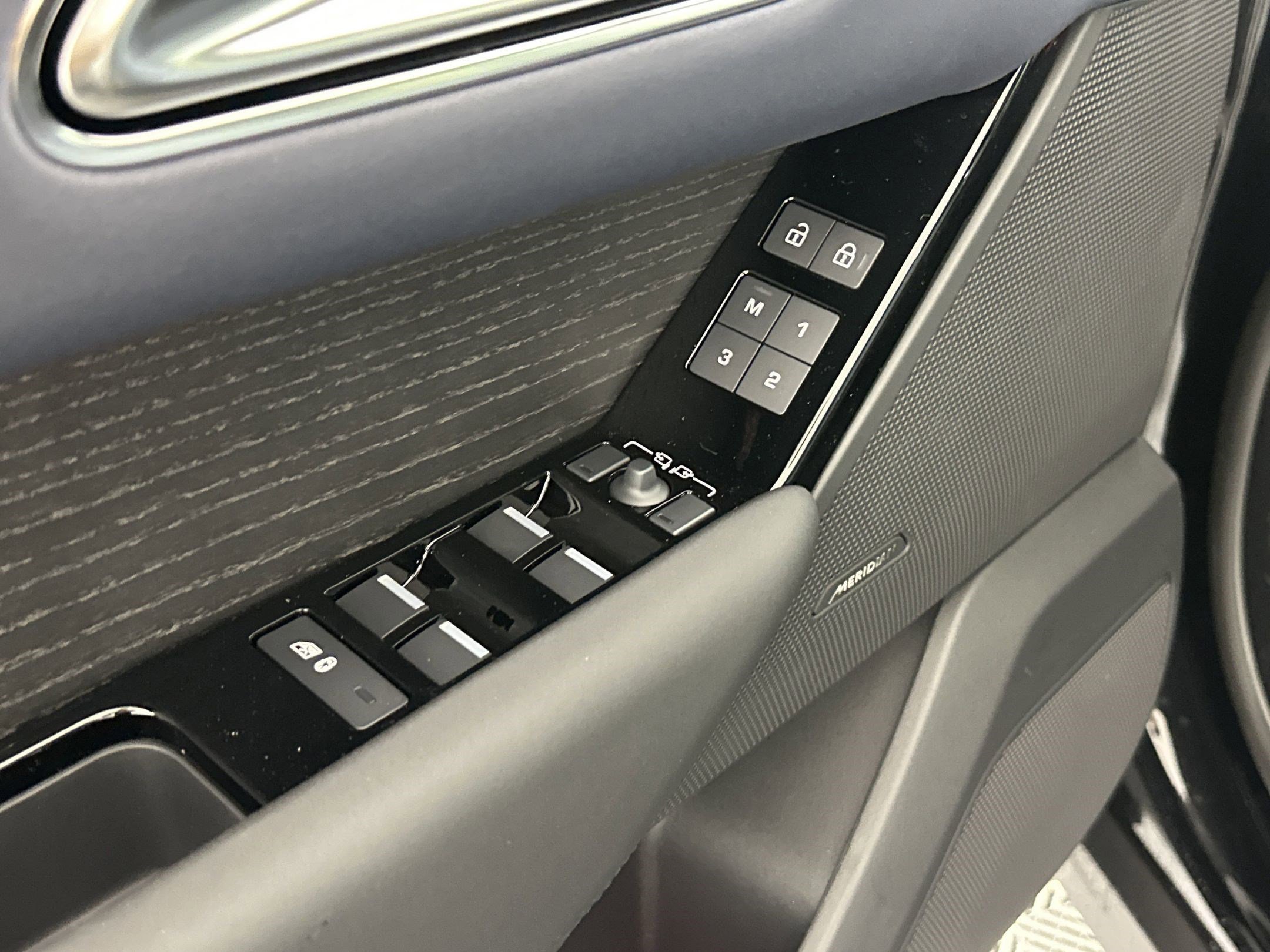 New 2026 Land Rover Range Rover Velar S image 20