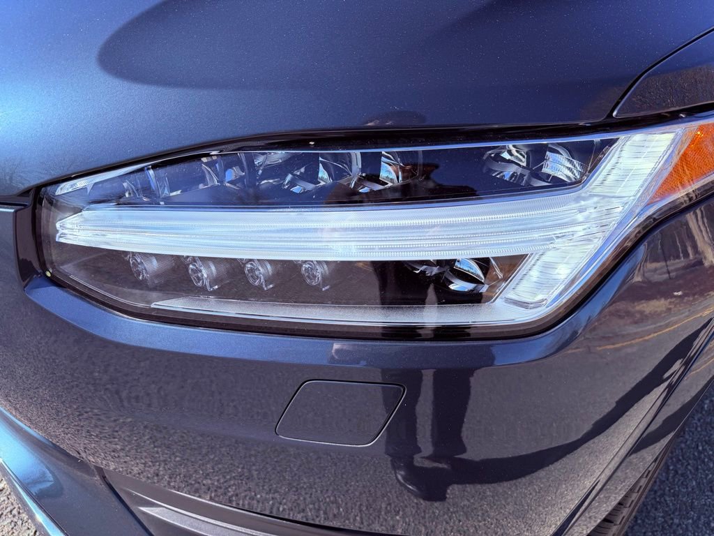 Used 2022 Volvo XC90 T5 Momentum w/ Climate Package image 17