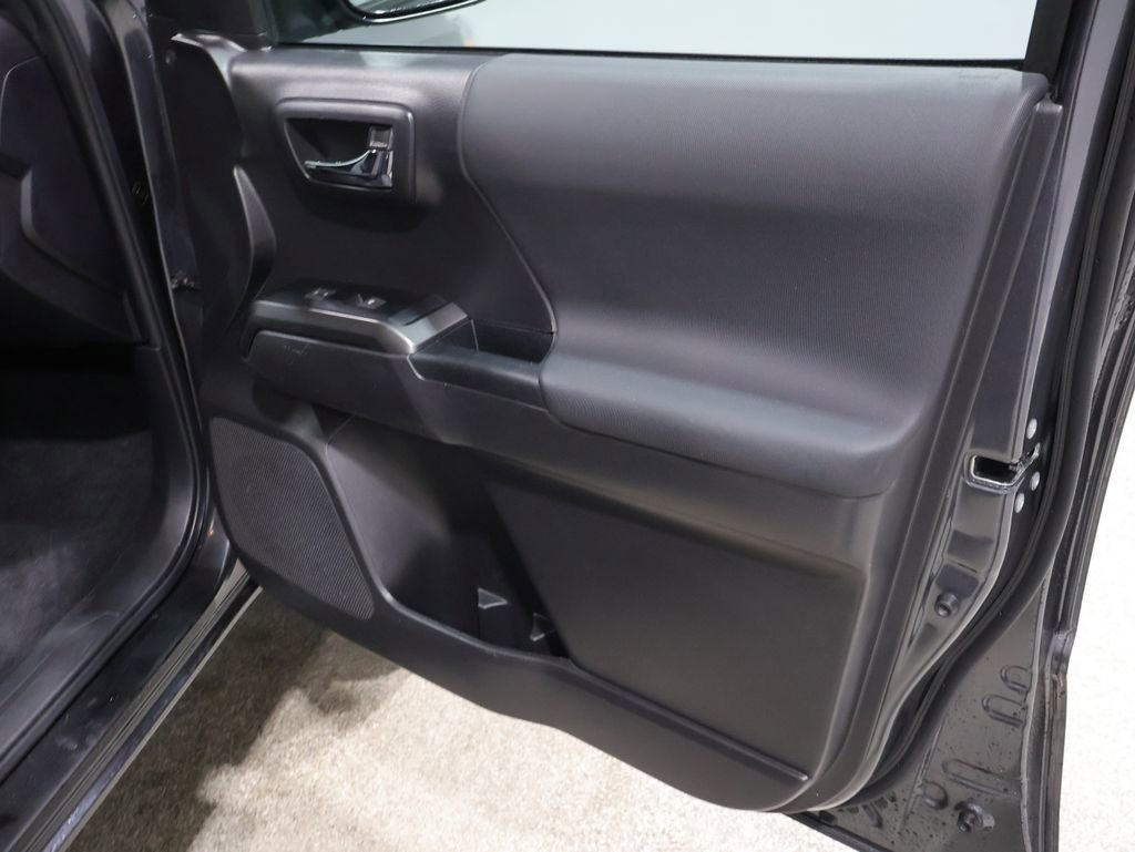 Used 2022 Toyota Tacoma TRD Off-Road w/ Technology Package image 23