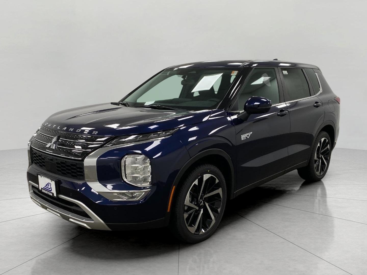 New 2025 Mitsubishi Outlander 4WD Plug-In Hybrid image 9