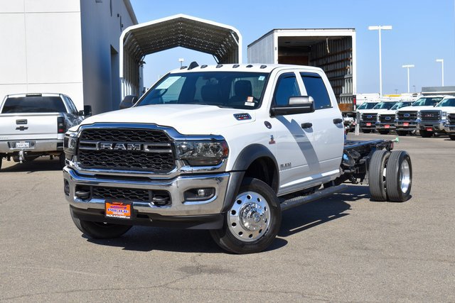 Used 2022 RAM 5500 Tradesman w/ Chrome Appearance Group RWD image 4