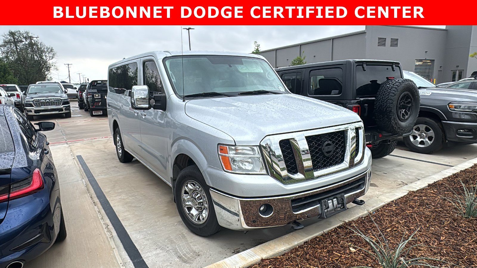 Used 2016 Nissan NV 3500 SL image 3