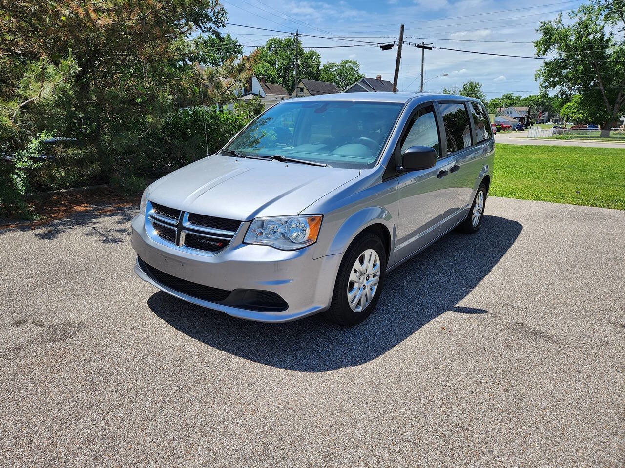 Used 2019 Dodge Grand Caravan SE FWD image 3