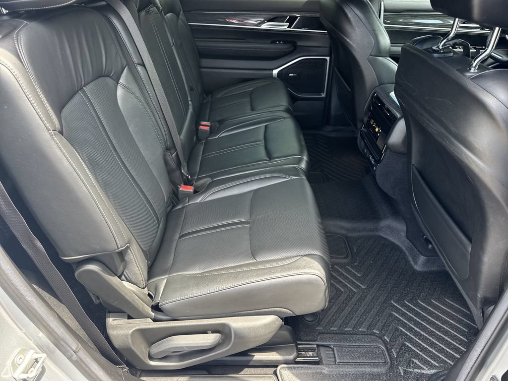 Used 2022 Jeep Wagoneer Series II RWD image 15