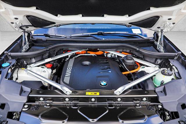 Certified 2026 BMW X5 xDrive50e w/ Executive Package image 26