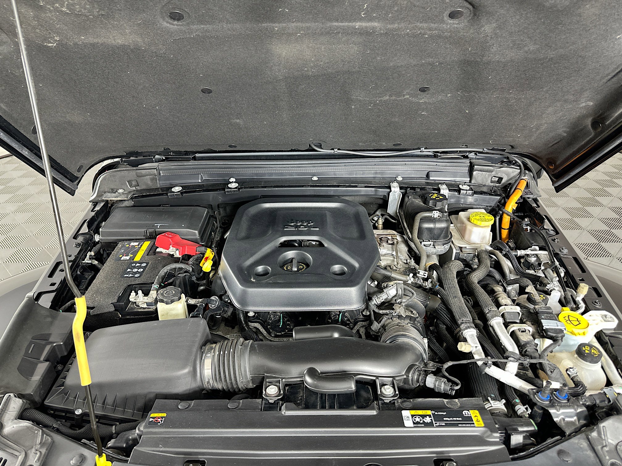 Used 2023 Jeep Wrangler Sahara AWD/4WD image 31