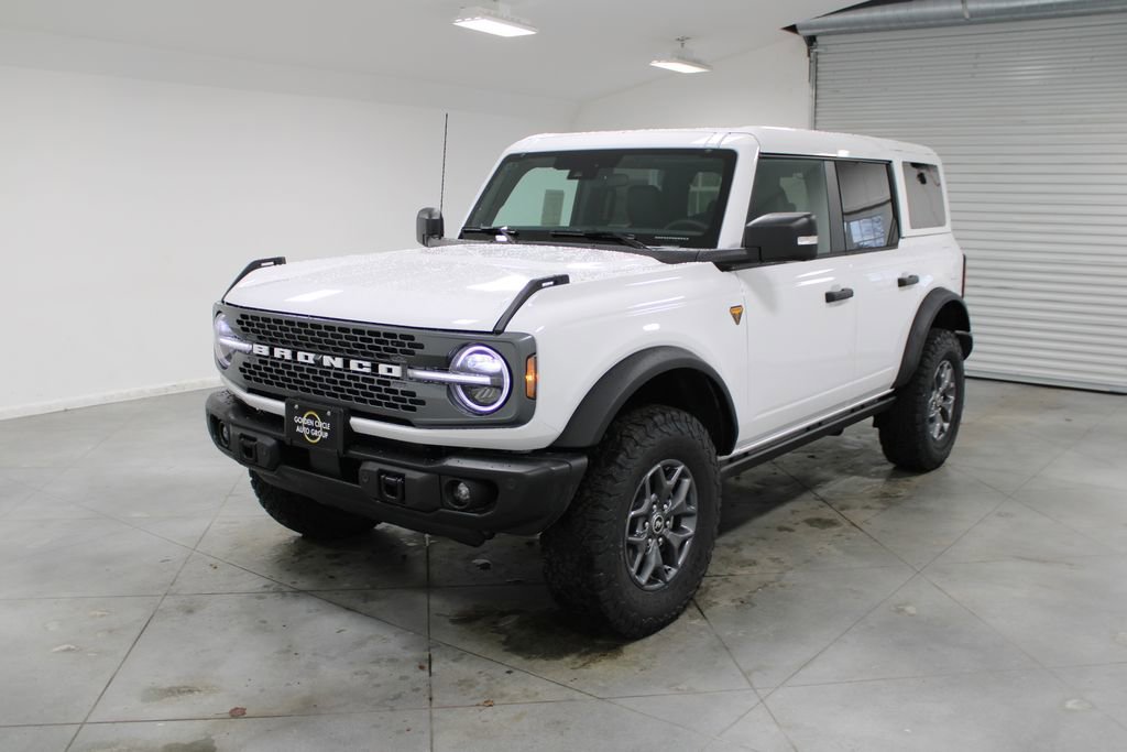 New 2025 Ford Bronco Badlands image 3