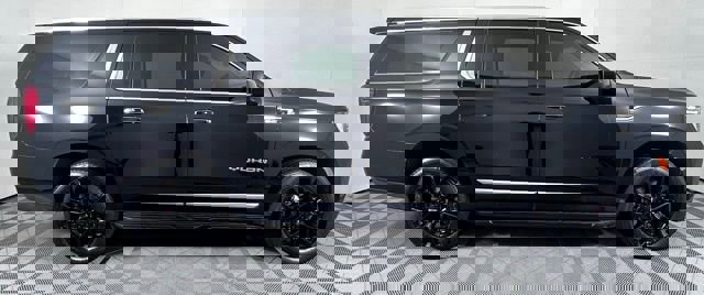 Used 2023 GMC Yukon XL SLT image 9