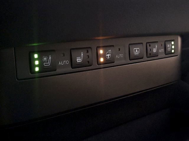 Used 2025 Lexus ES 300h Ultra Luxury w/ Accessory Package (Z1) image 29