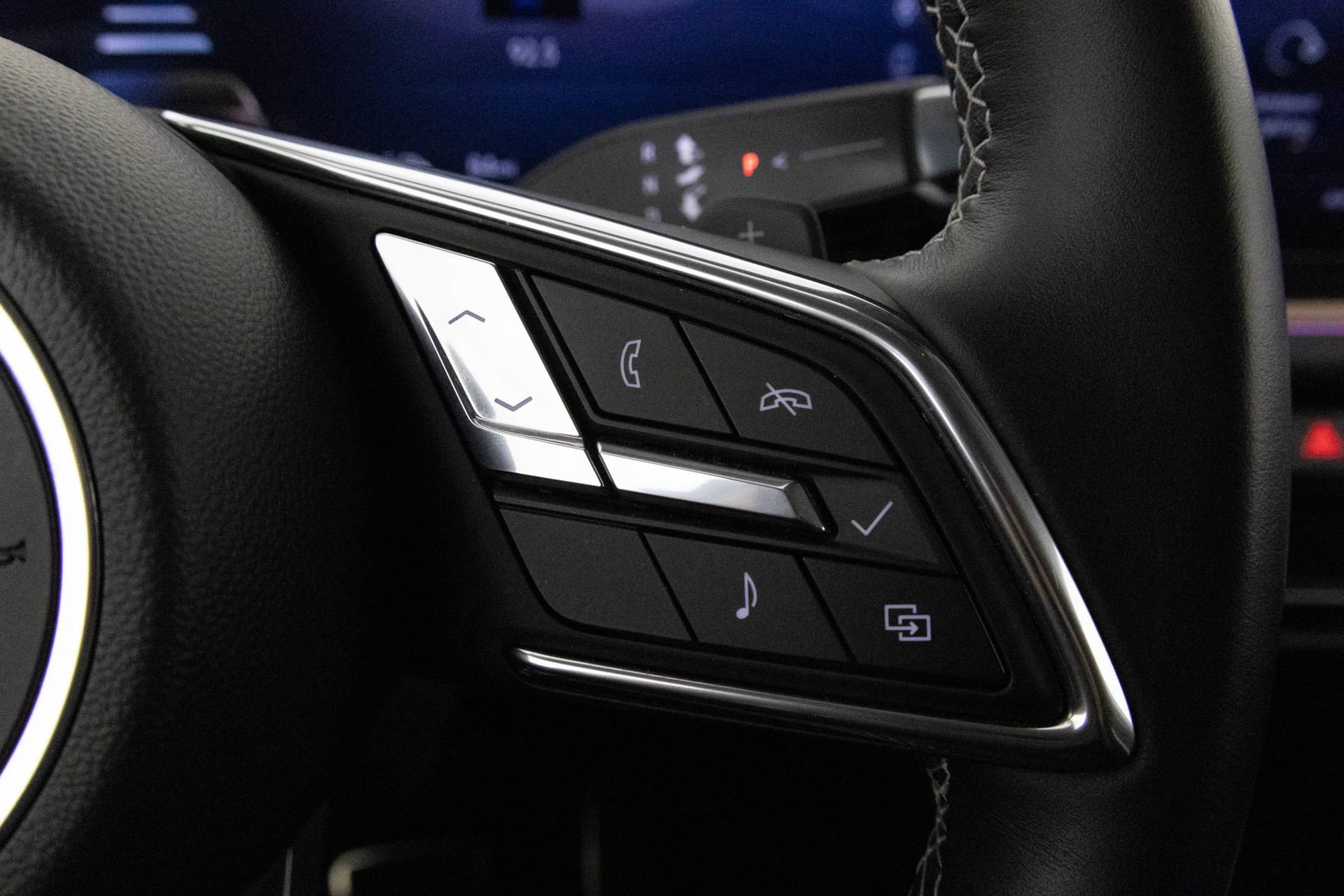 Certified 2024 Buick Envision Sport Touring image 30