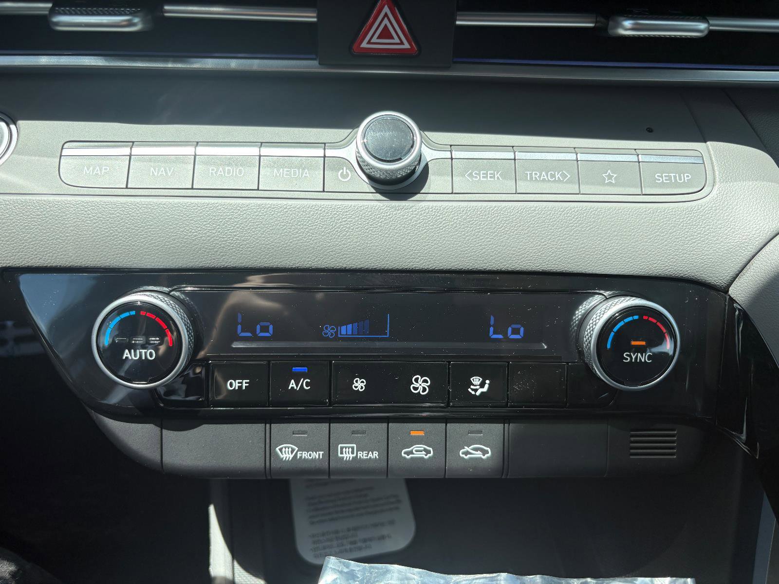 New 2026 Hyundai Elantra Sport FWD image 17