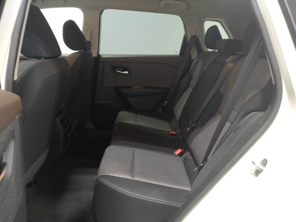 Used 2023 Nissan Rogue SV image 18