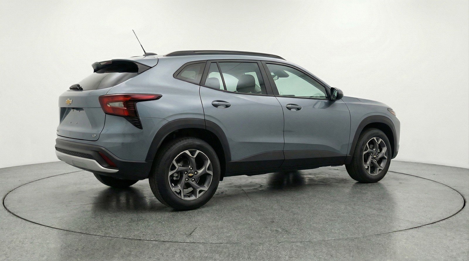 Used 2025 Chevrolet Trax LT image 9