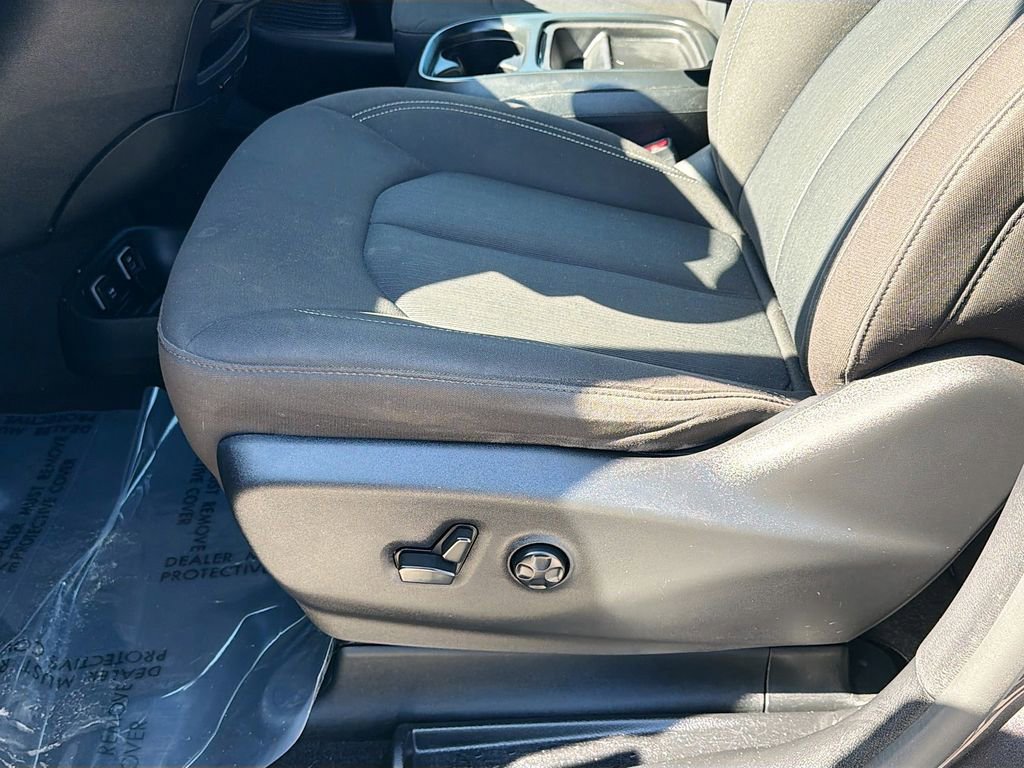 Used 2021 Chrysler Pacifica Touring w/ S Appearance Package image 20