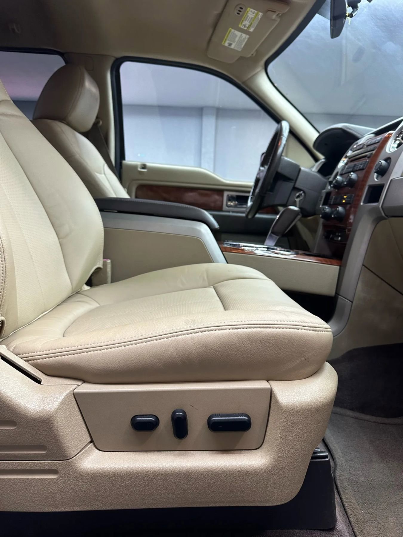 Used 2009 Ford F150 Lariat image 30