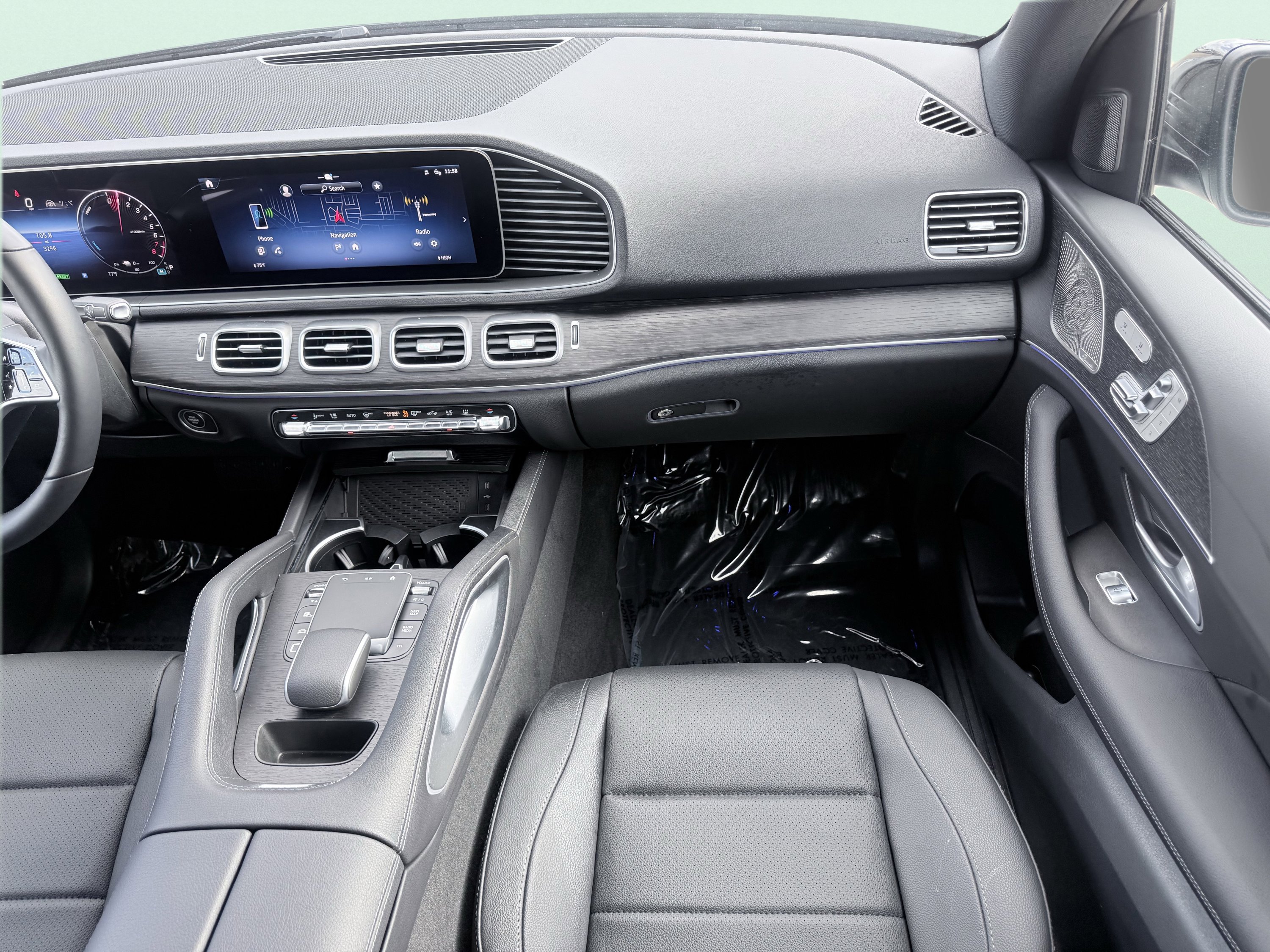 Used 2025 Mercedes-Benz GLE 450e 4MATIC w/ AMG Line Exterior image 35