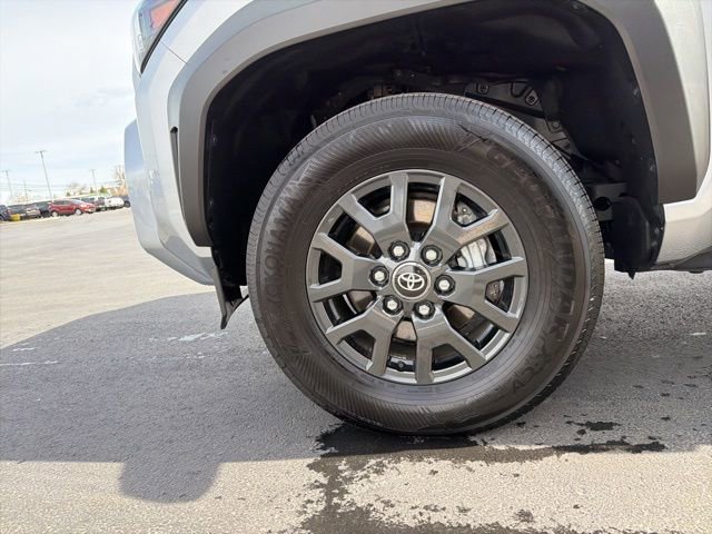 Used 2025 Toyota 4Runner SR5 RWD image 12