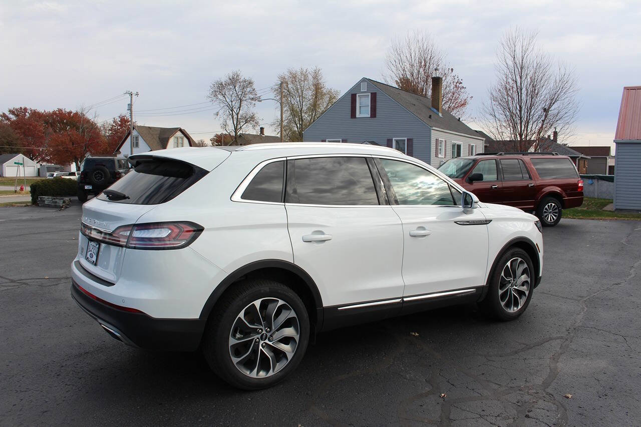 Used 2022 Lincoln Nautilus Reserve w/ Luxury Package image 4