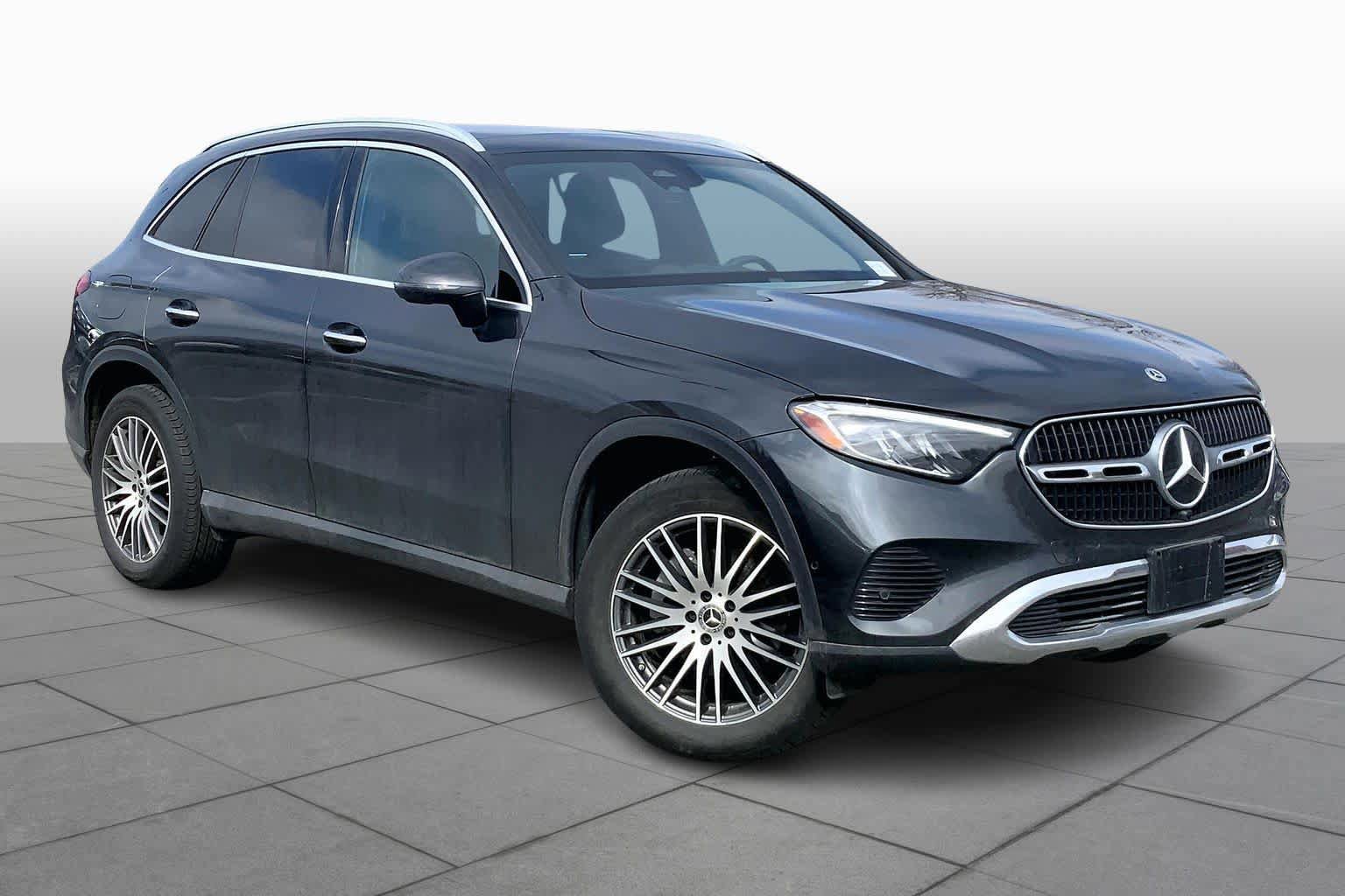 Used 2024 Mercedes-Benz GLC 300 4MATIC image 3