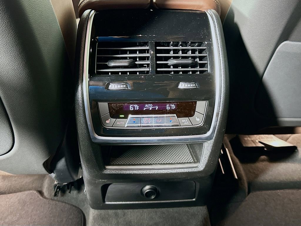 New 2026 BMW X6 xDrive40i w/ Climate Comfort Package image 18