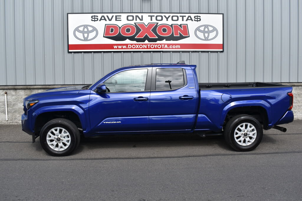 Certified 2025 Toyota Tacoma SR5 AWD/4WD image 4