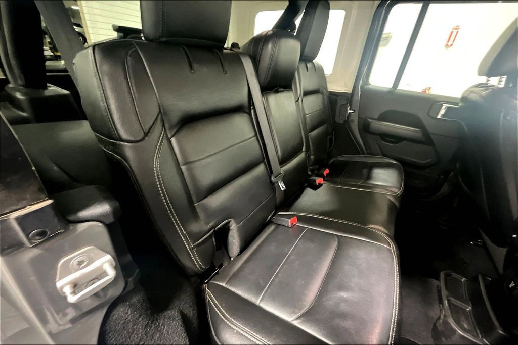 Used 2020 Jeep Wrangler Unlimited Sahara AWD/4WD image 26
