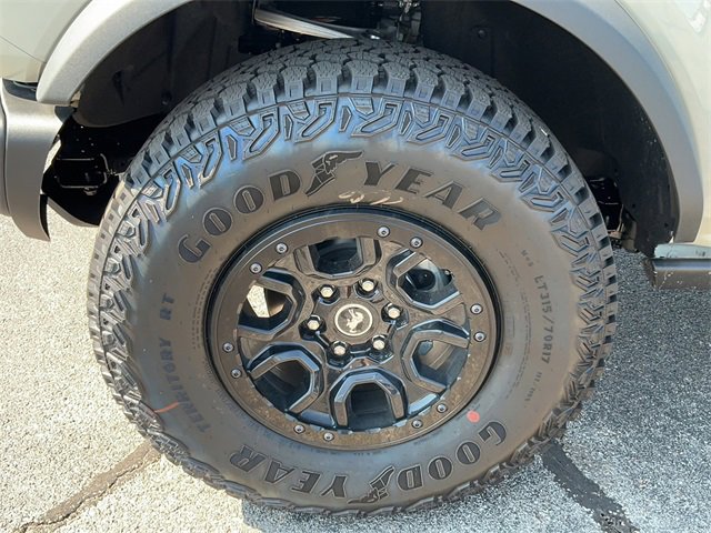 New 2025 Ford Bronco Badlands image 9