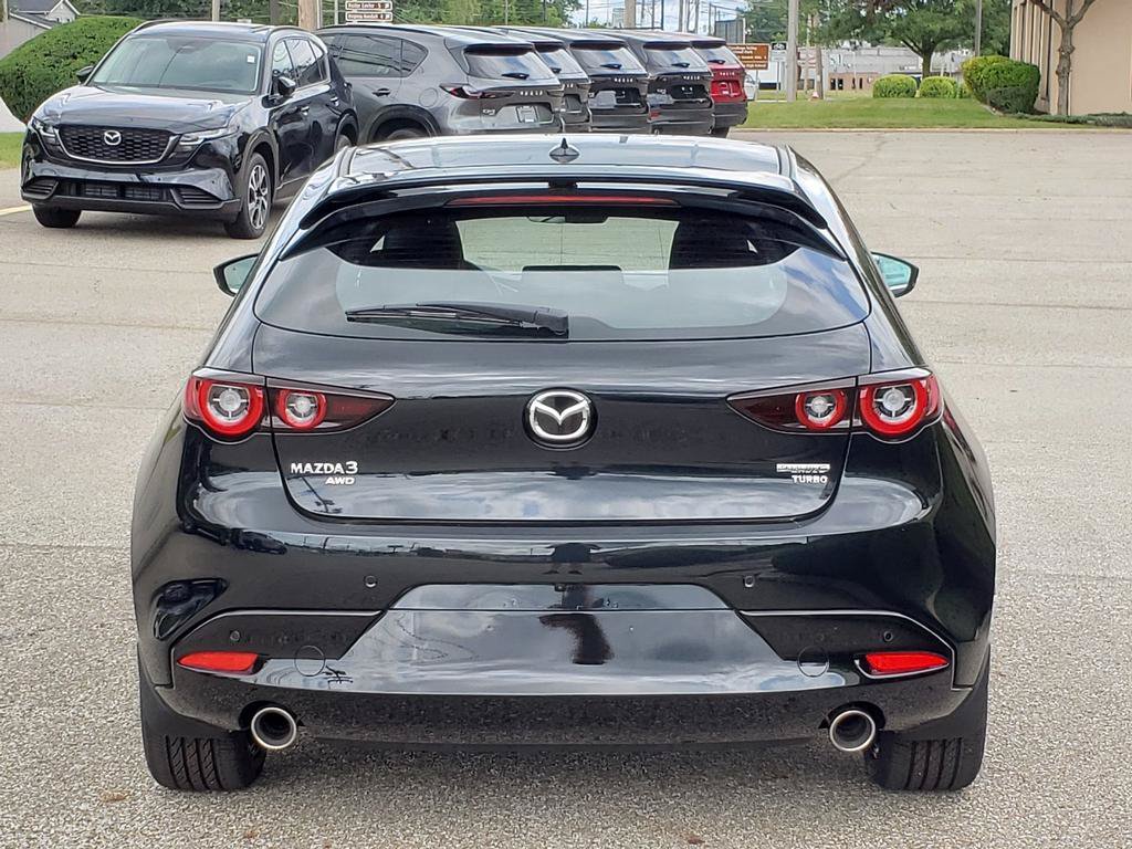 New 2026 MAZDA MAZDA3 Hatchback w/Premium Plus Pkg AWD/4WD image 4