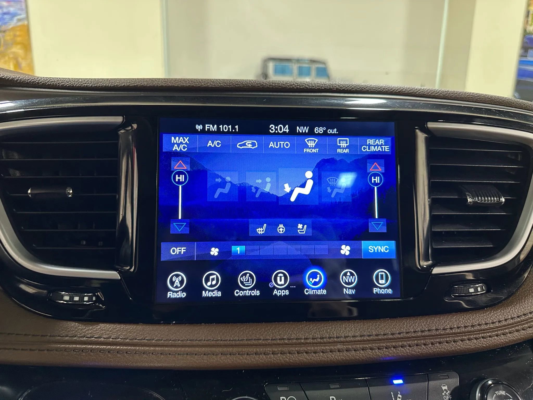 Used 2017 Chrysler Pacifica Limited w/ Advanced Safetytec Group image 47
