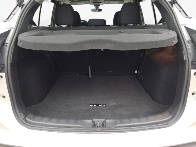 Used 2024 Nissan Kicks SV FWD image 30
