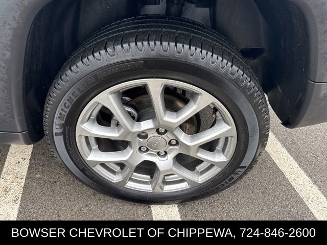 Used 2022 Jeep Compass Latitude image 3