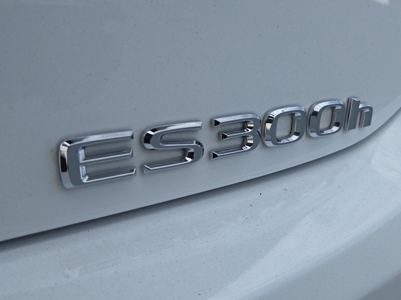 New 2025 Lexus ES 300h F Sport image 10