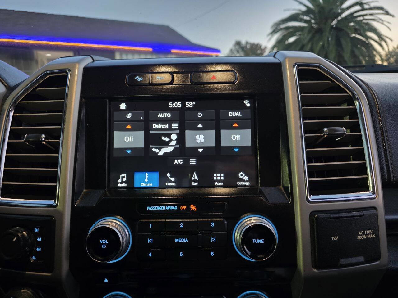 Used 2016 Ford F150 Lariat w/ Equipment Group 502A Luxury image 17