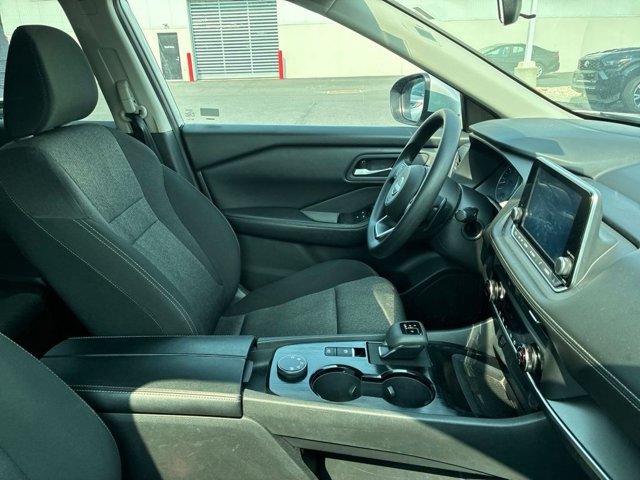Used 2024 Nissan Rogue SV AWD/4WD image 20