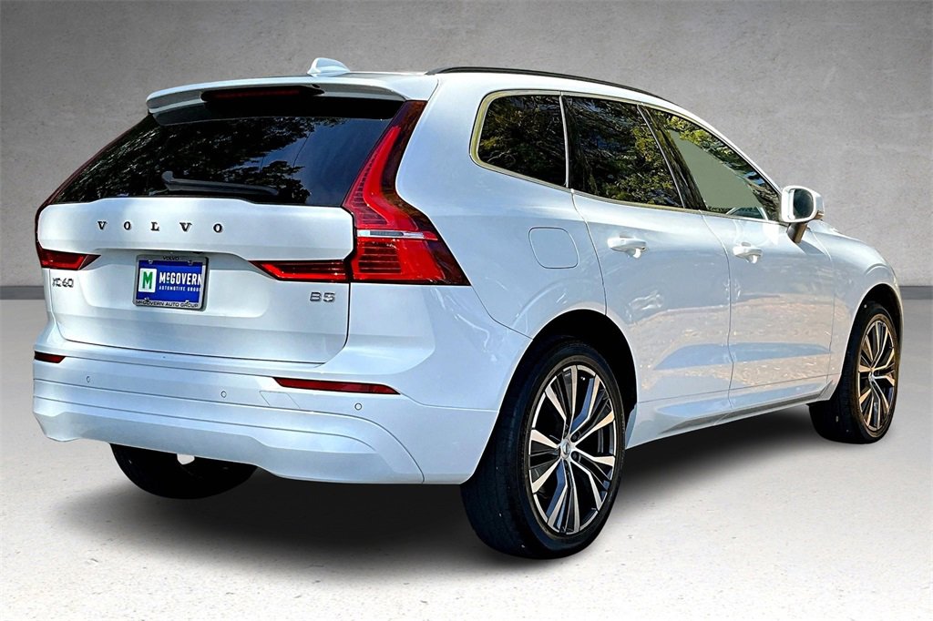 Certified 2022 Volvo XC60 B5 Momentum image 6