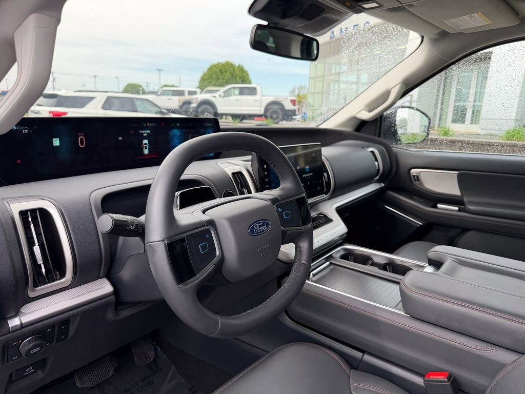 Certified 2025 Ford Expedition Active AWD/4WD image 9