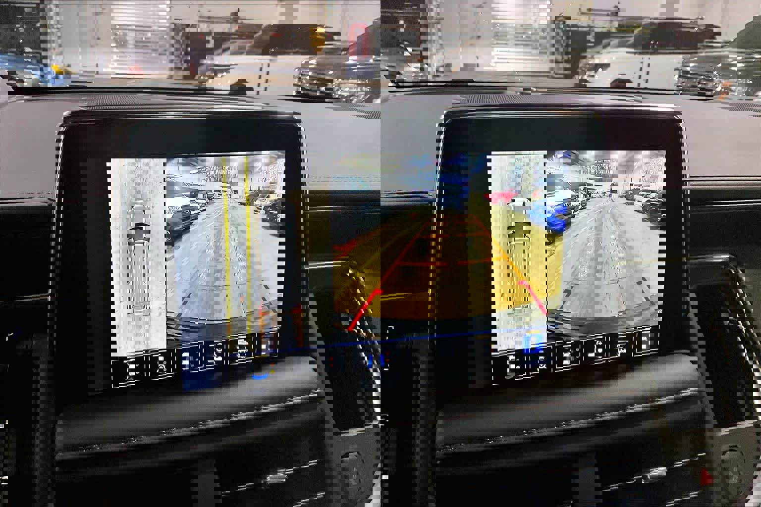 Used 2024 Chevrolet Tahoe High Country AWD/4WD image 26