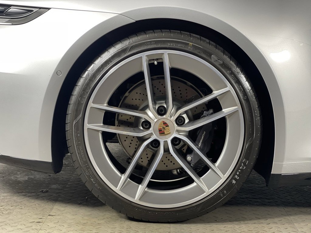 Certified 2025 Porsche 911 Carrera image 11